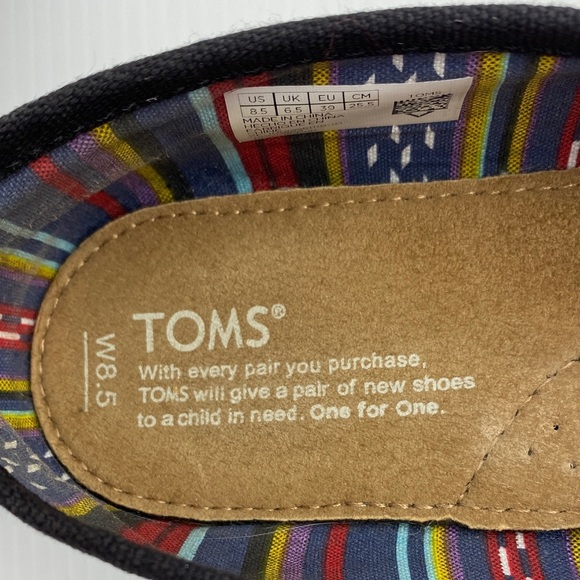 Toms Classic Canvas Flat Shoes in Black - Picture 8 of 9